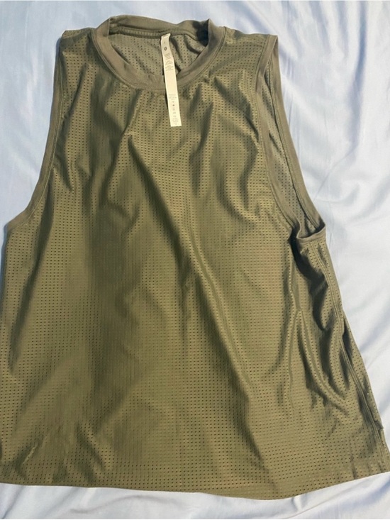 lululemon athletica Tops - Lululemon Olive Green Perforated Athletic Tank Top size 8 good condition
